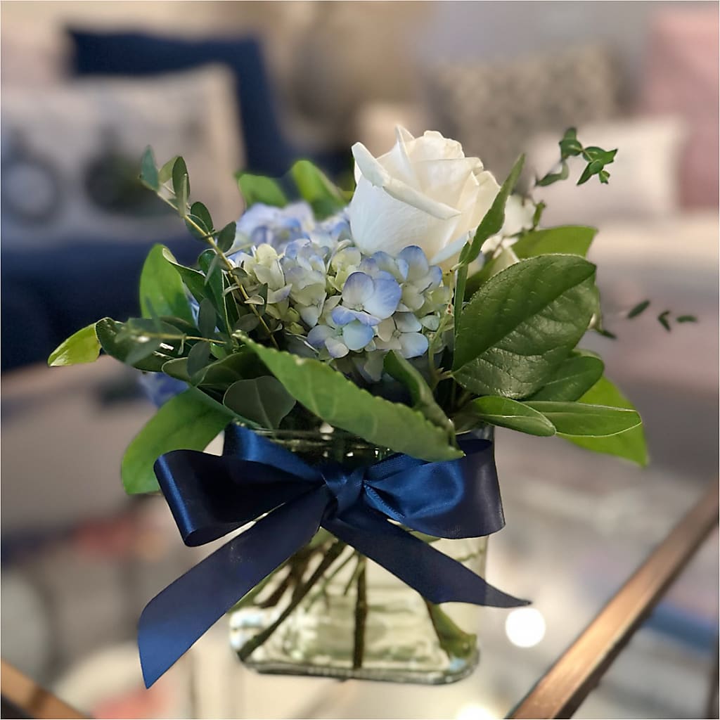 Sky Blue Delight Bouquet –  Lasting Impressions Flowers Llc, Flemingsburg KY