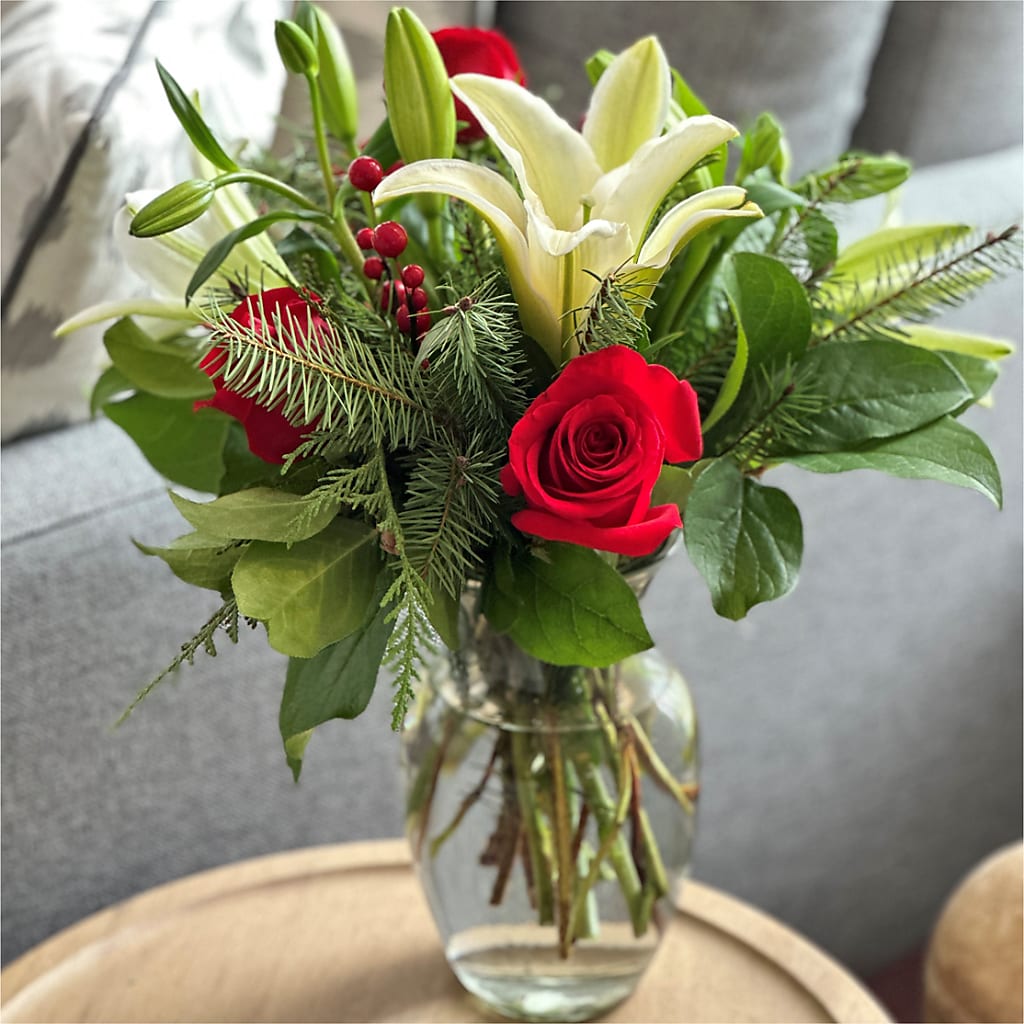 Sparkling Snowflakes Bouquet –  Lasting Impressions Flowers Llc, Flemingsburg KY